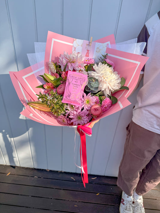 Pretty in pink bouquet paired with Strawberry Vanilla burst Loco loves