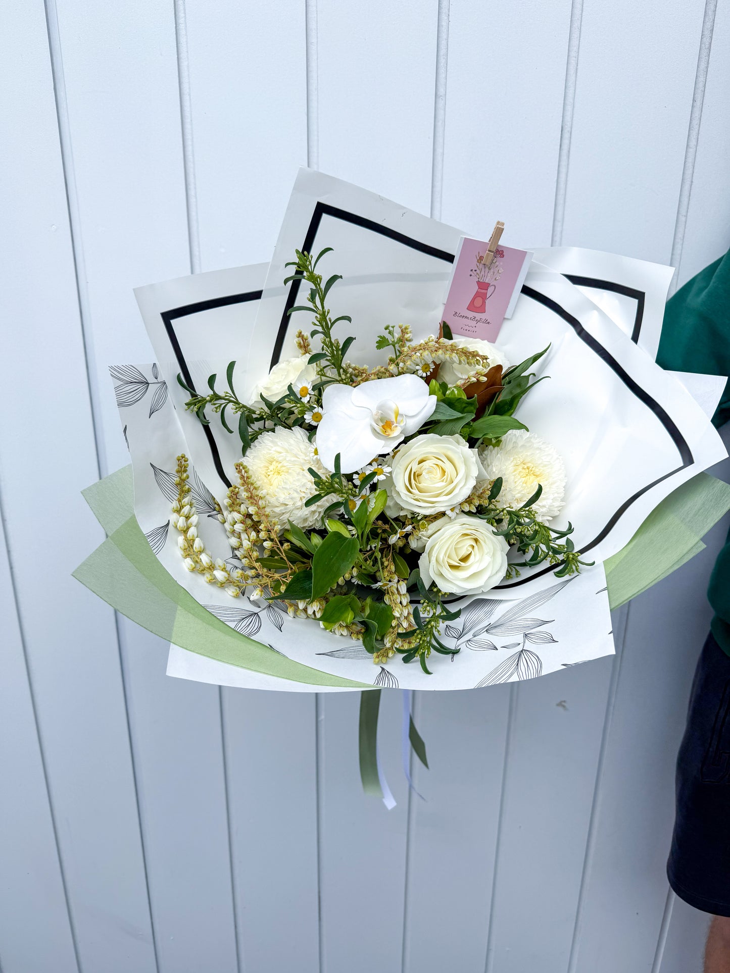 Soft and neutral bouquet, Brisbane delivery